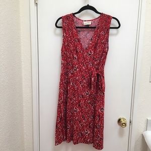 NWOT Sleeveless printed wrap dress